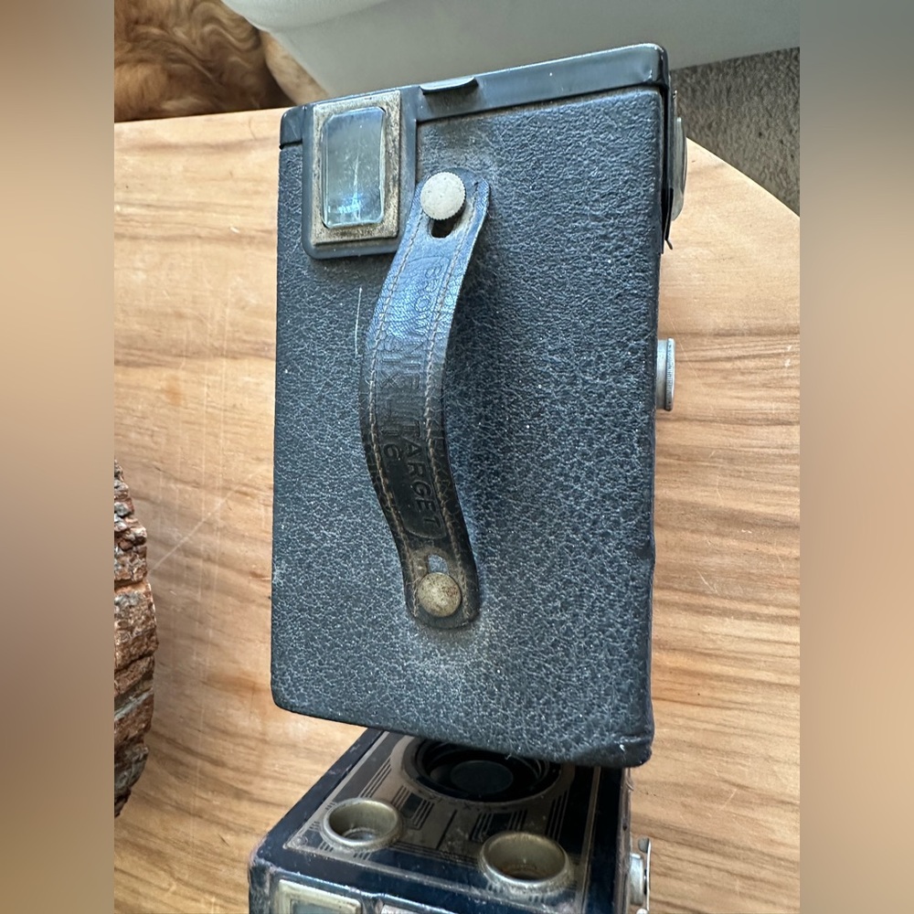Set of vintage brownie cameras. See pics for condition kodak target six 16 - Picture 3 of 7